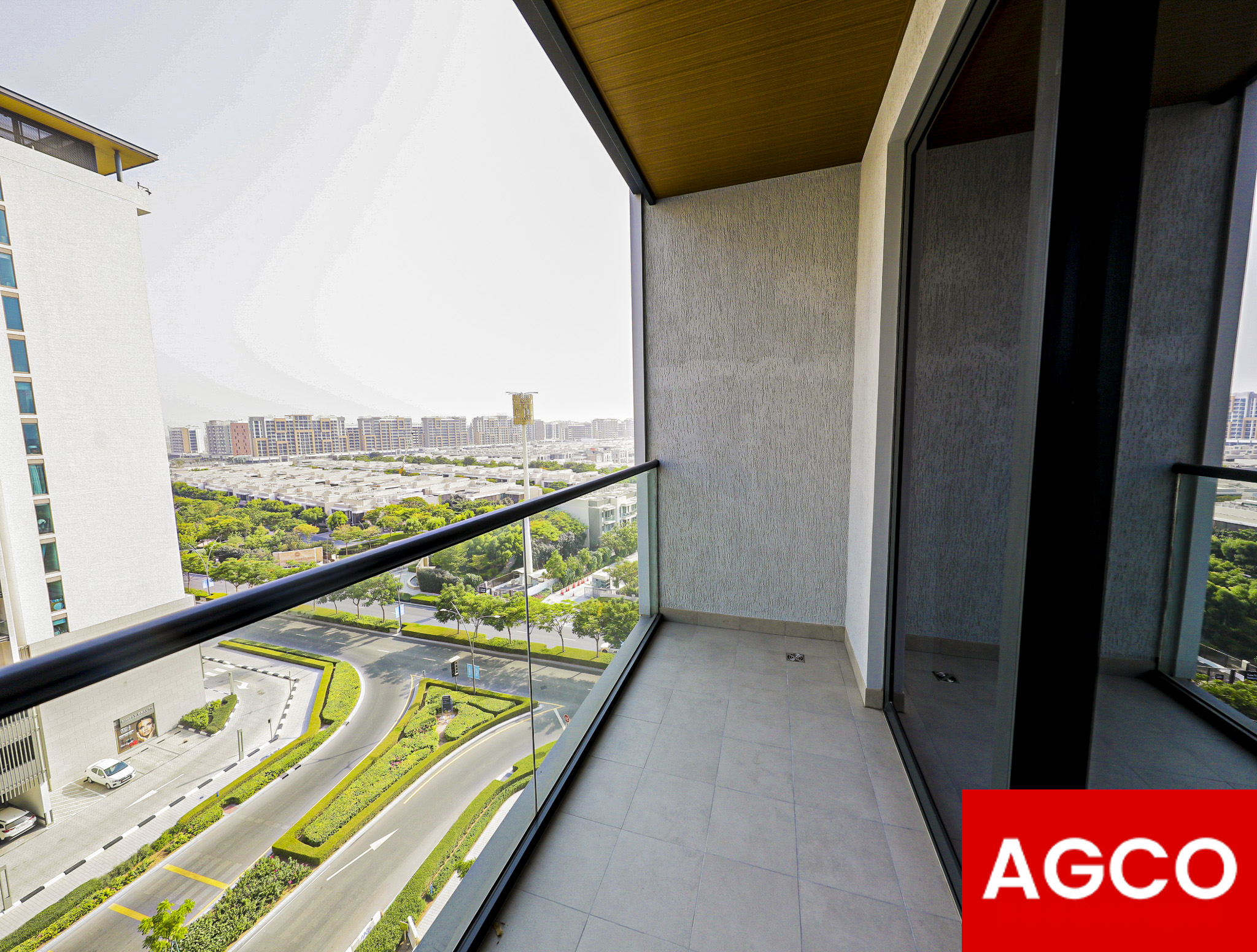 2-bedroom apartment, vacant soon, with 2 balconies and Burj view