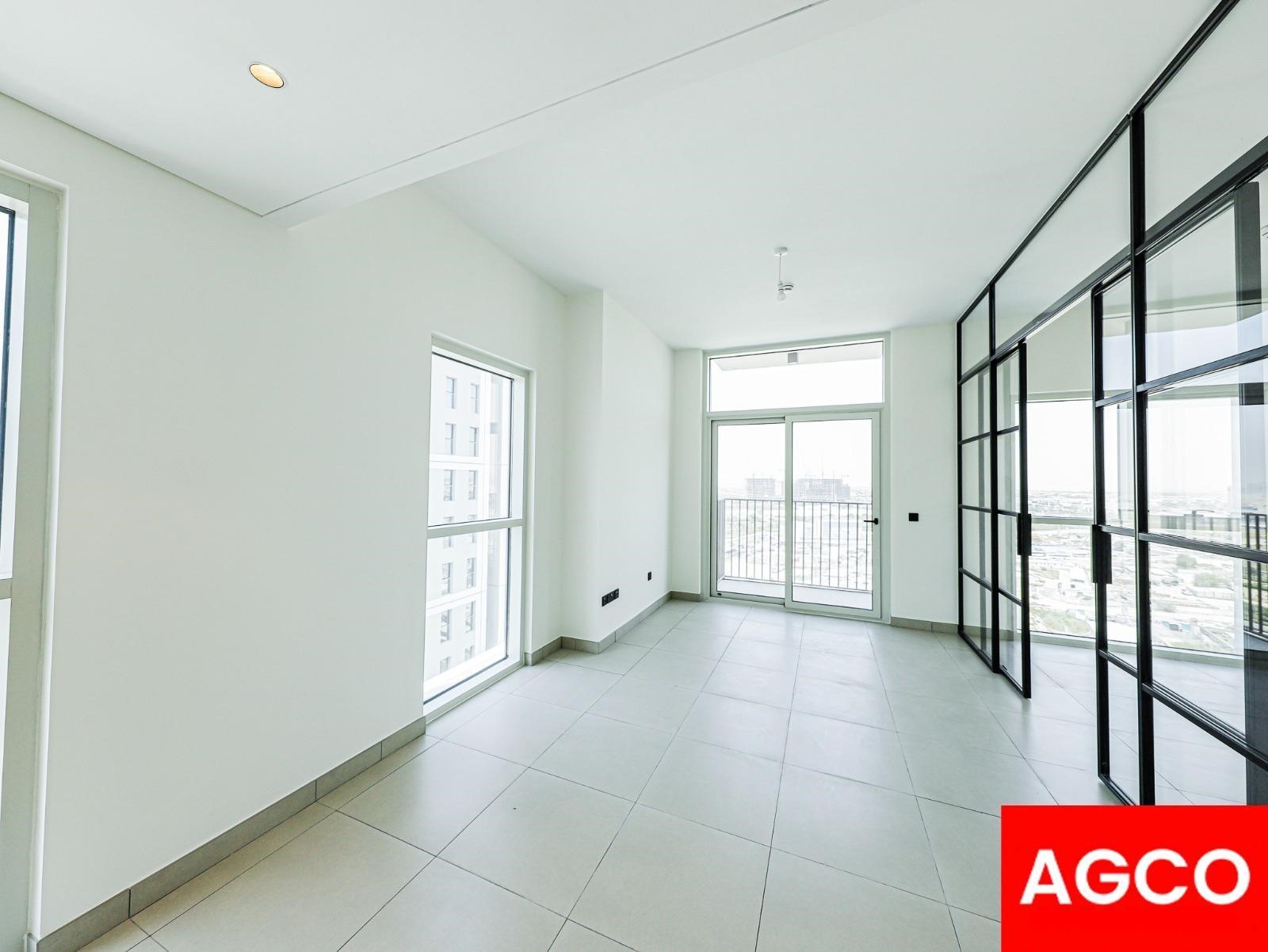 Brand new high-floor corner unit with Sidra view